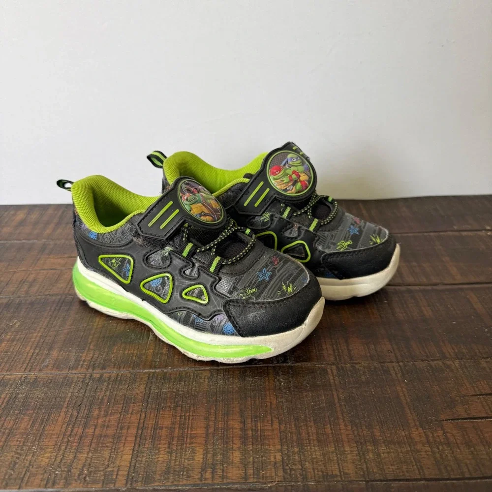 Teenage Mutant Ninja Turtles Light-Up Sneakers Graphic Black Green Size 11 Kids